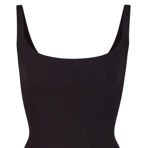 NWT Skims Fit everybody square neck bodysuit Onyx Medium BS-SCN-0294 - Picture 5 of 9